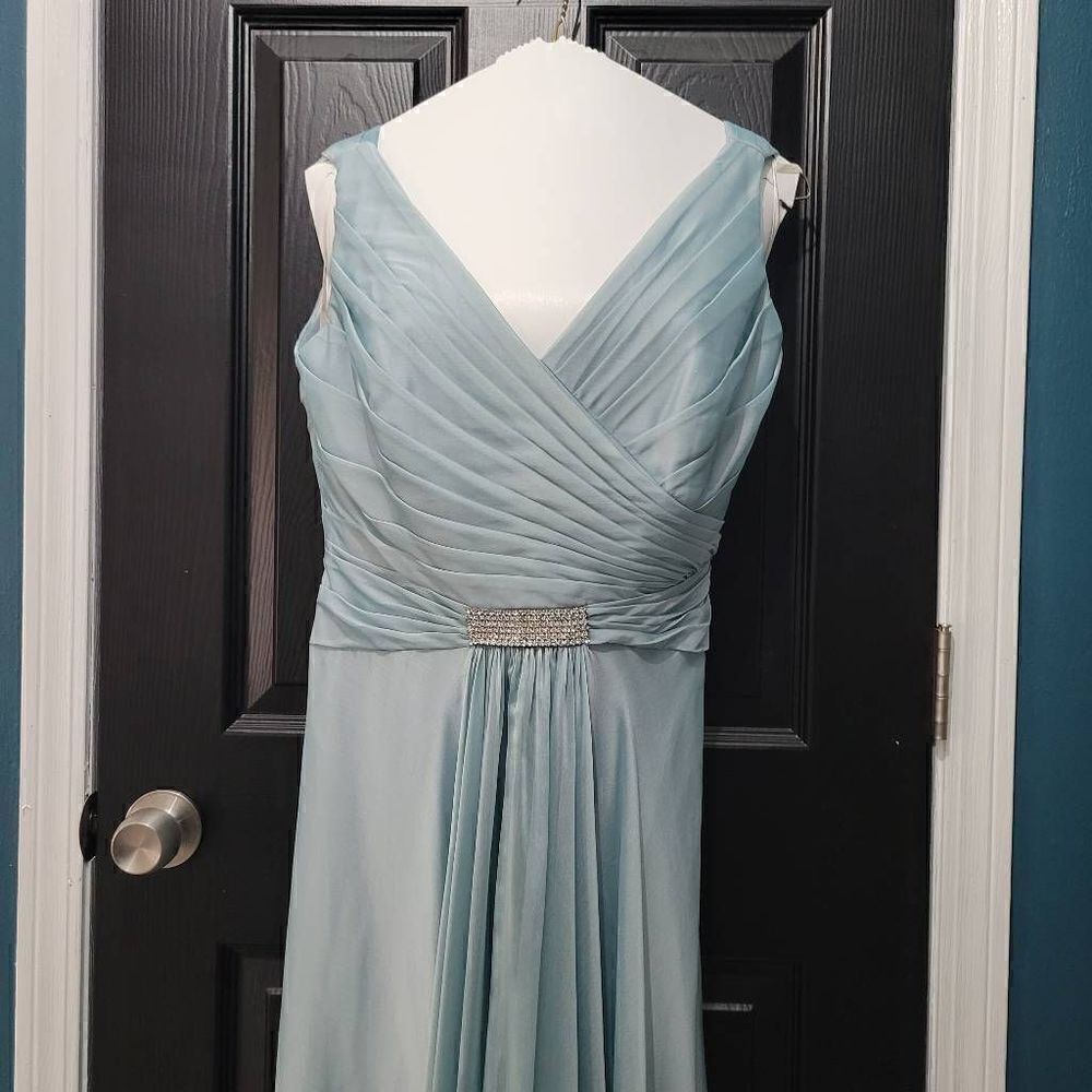 Jade by Jasmine size 12 mother of the bride 3 piece dress - Picture 3 of 12